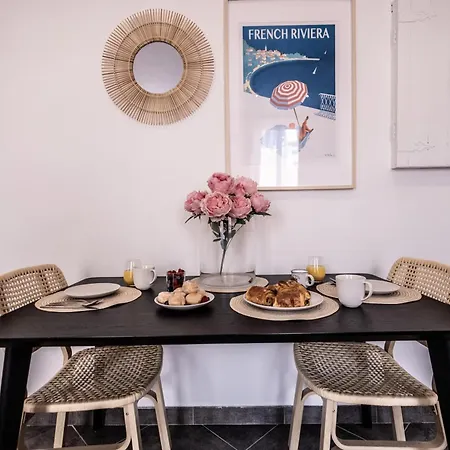 Smart Monaco Holiday, 6 Pax, Rickeys Apartment