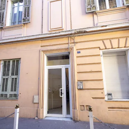 Smart Monaco Holiday, 6 Pax, Rickeys Apartment Beausoleil