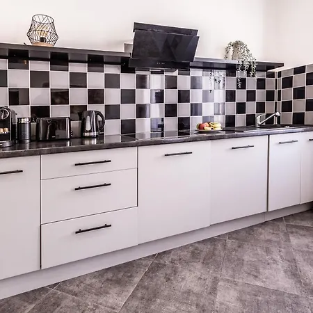 Apartment Smart Monaco Holiday, 6 Pax, Rickeys